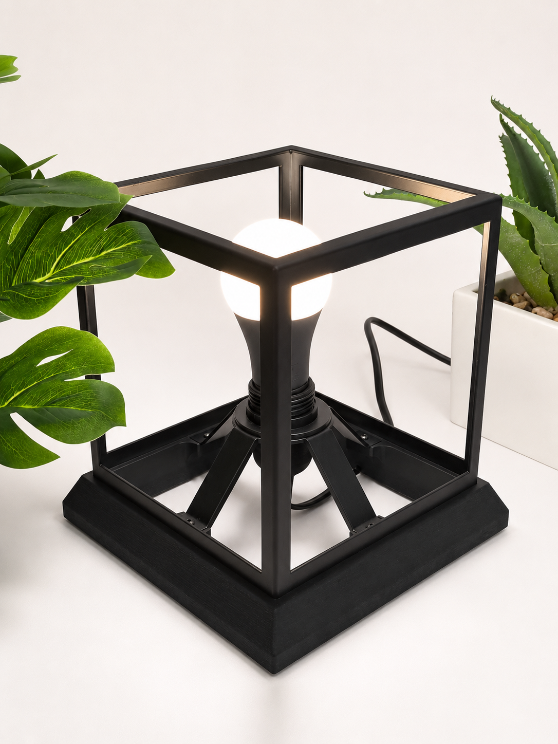 Cube: Base